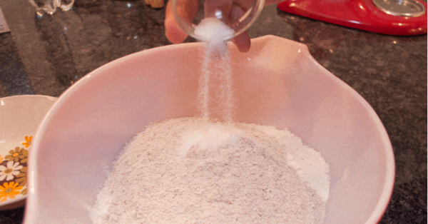 Prepare a cleaning powder