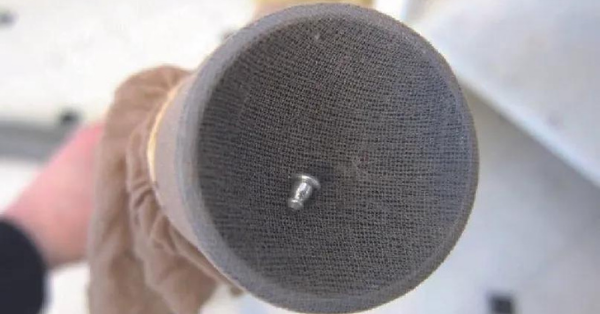 Use a stretchy fabric to cover the vacuum hose
