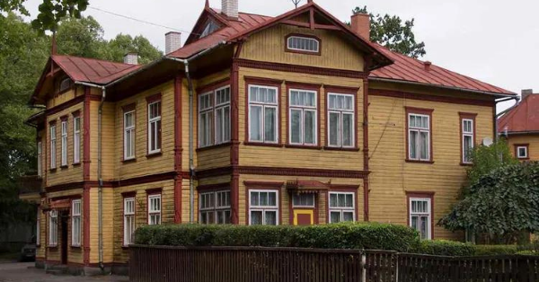 Yellow Colonial Farmhouse